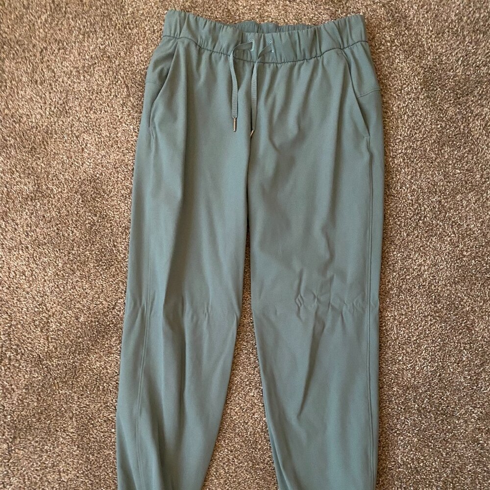 Lululemon green joggers